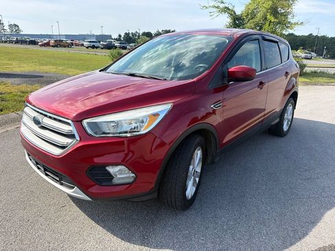 Used 2019 Ford Escape SE FWD image 4