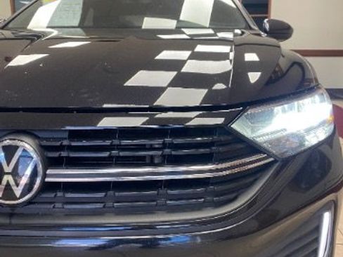 Used 2023 Volkswagen Jetta Sport image 29