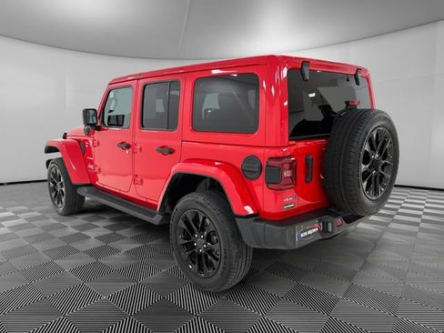 Used 2024 Jeep Wrangler Unlimited Sahara w/ Technology Group AWD/4WD image 3