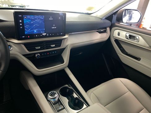 New 2026 Ford Explorer Active image 15