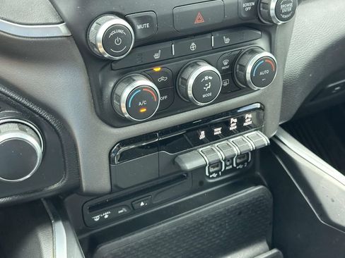Used 2019 RAM 1500 Big Horn AWD/4WD image 29