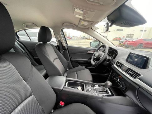 Used 2018 MAZDA MAZDA3 Sport FWD image 3