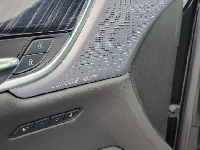 Used 2025 Cadillac XT6 Premium Luxury AWD/4WD image 11