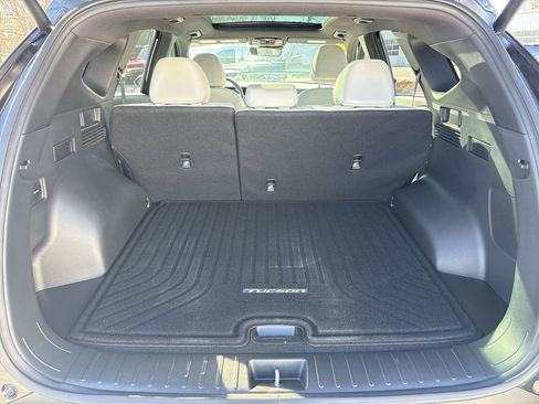 Used 2025 Hyundai Tucson Limited image 30