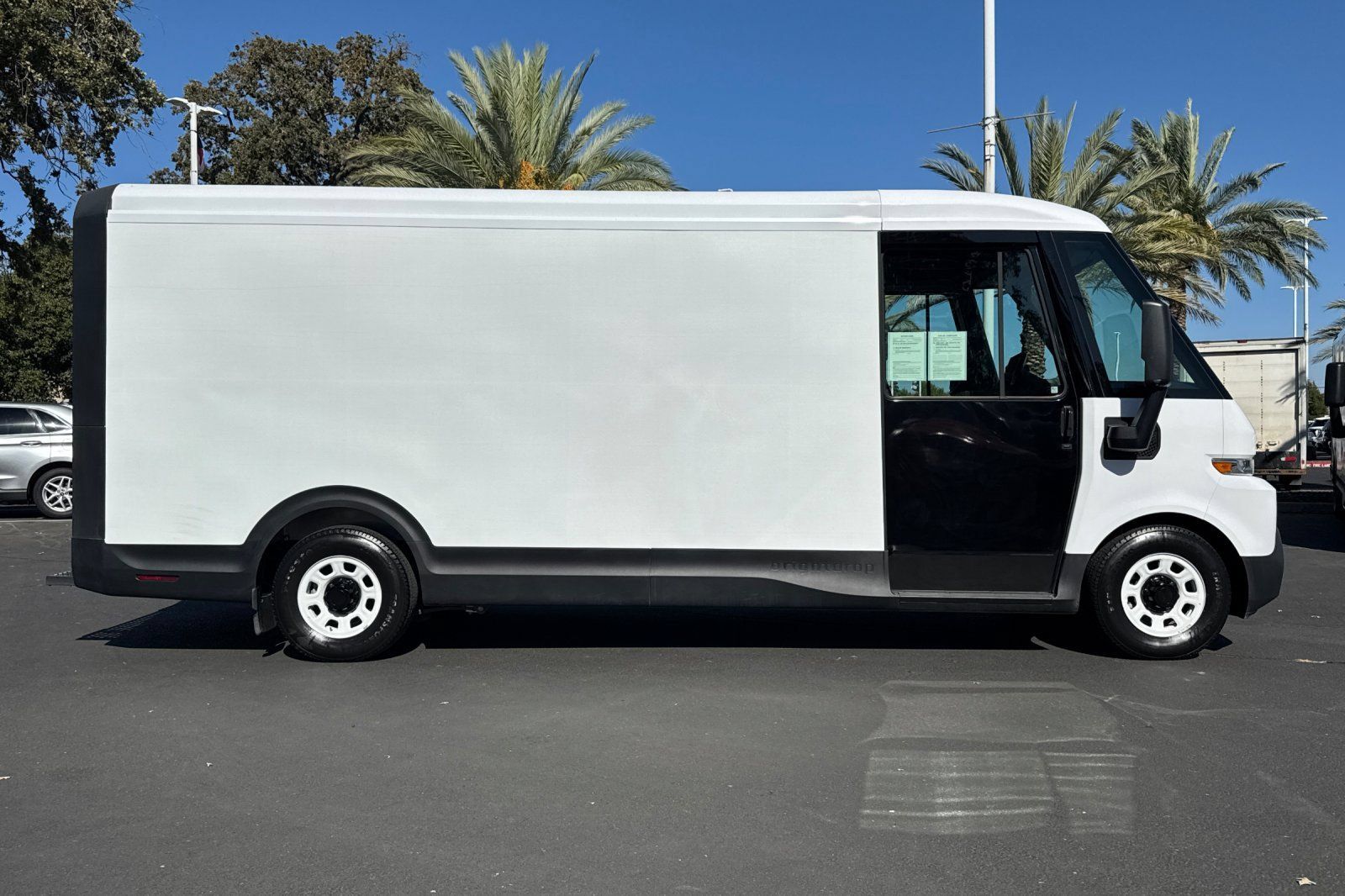 Used 2023 Chevrolet Brightdrop 600 w/ Active Safety Package 2 AWD/4WD image 2