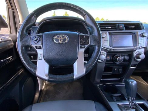 Used 2015 Toyota 4Runner SR5 Premium image 6