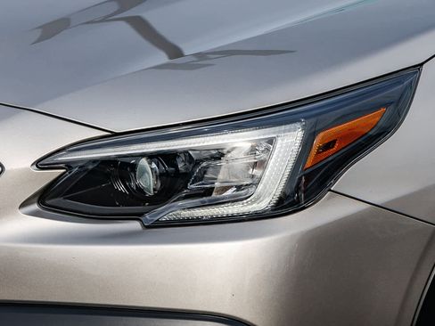 Used 2020 Subaru Outback Premium image 7