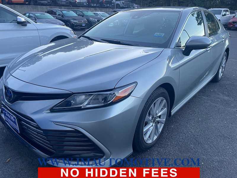 Used 2021 Toyota Camry LE w/ Carpet Mat Package (TMS) AWD/4WD image 1
