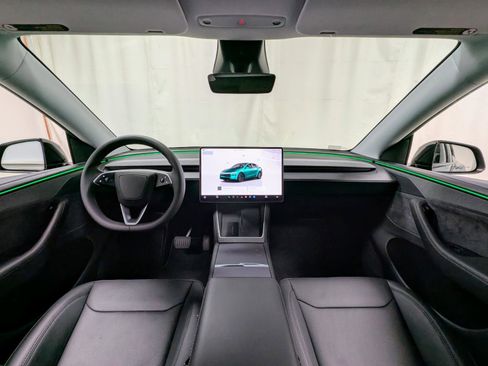 Used 2026 Tesla Model Y Premium image 32