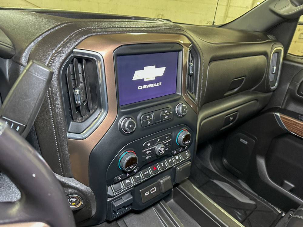 Used 2022 Chevrolet Silverado 1500 High Country w/ Technology Package AWD/4WD image 39