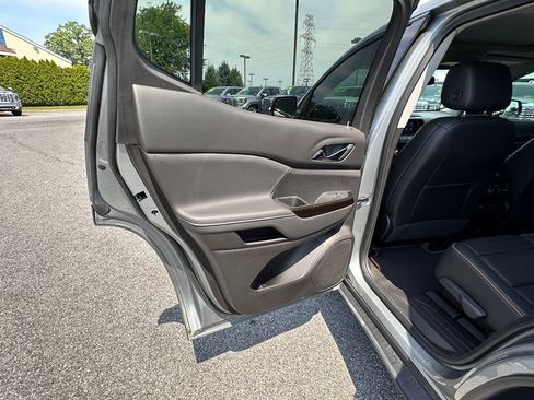Used 2023 GMC Acadia AT4 w/ Technology Package AWD/4WD image 27