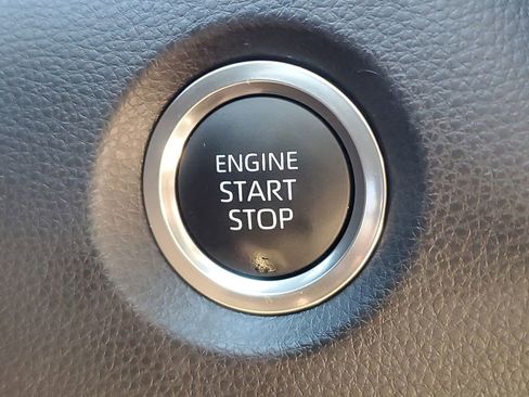 Used 2025 Toyota Corolla LE w/ Convenience Package image 27