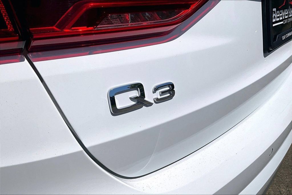 Used 2021 Audi Q3 2.0T Premium w/ Convenience Package AWD/4WD image 32