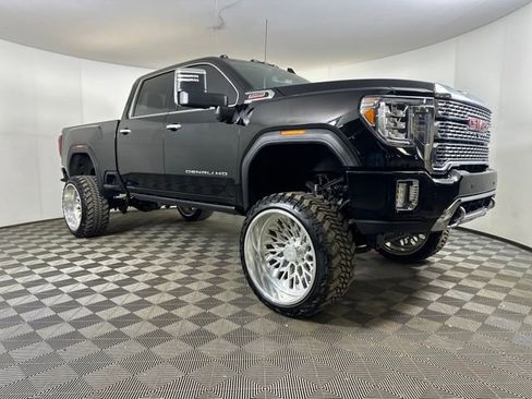 Used 2022 GMC Sierra 2500 Denali image 2