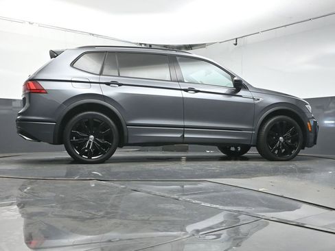 Used 2021 Volkswagen Tiguan SE R-Line image 39