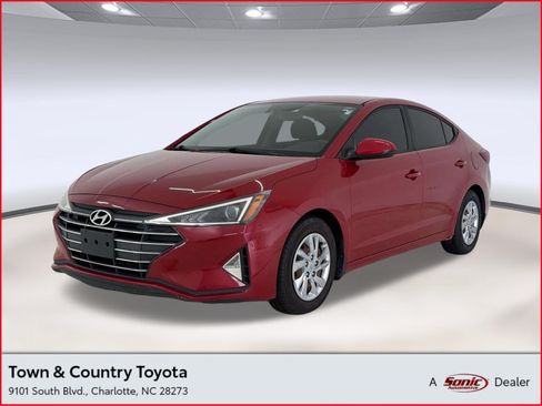 Used 2020 Hyundai Elantra SE w/ Winter Weather Package FWD image 1