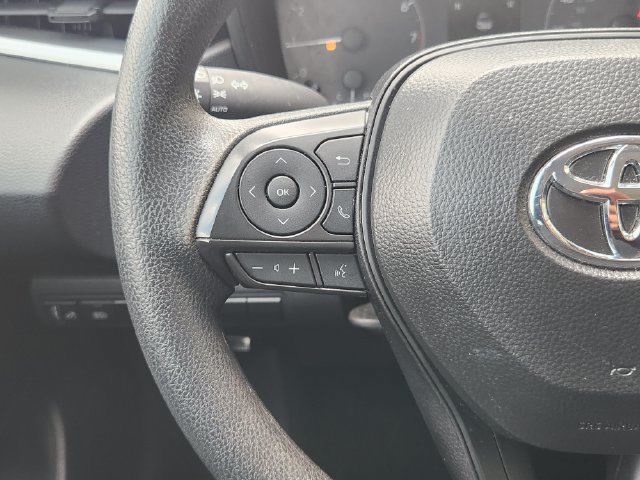 Used 2025 Toyota Corolla LE FWD image 27