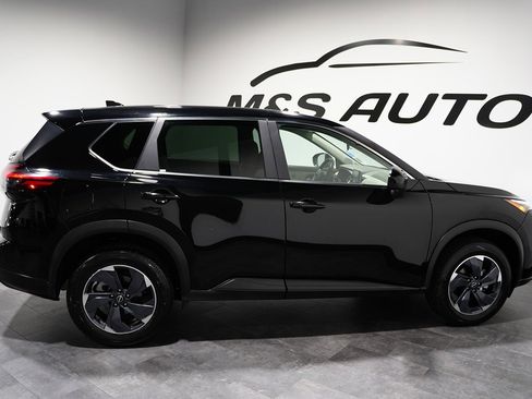 Used 2025 Nissan Rogue SV image 7