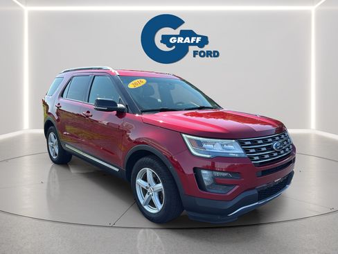 Used 2016 Ford Explorer XLT w/ Equipment Group 202A AWD/4WD image 4