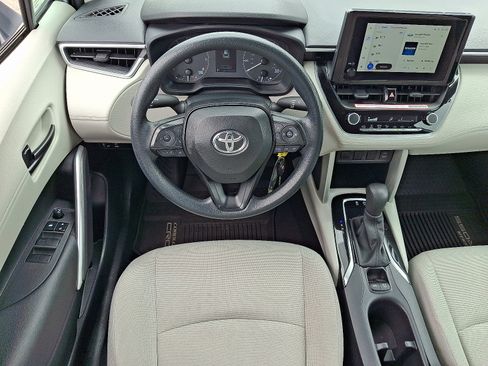 Used 2024 Toyota Corolla Cross L FWD image 12
