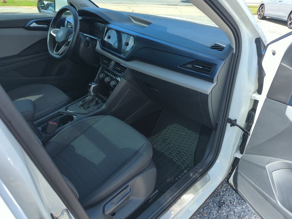 Certified 2023 Volkswagen Taos SE w/ Panoramic Sunroof Package FWD image 35