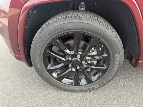 Used 2020 Jeep Grand Cherokee Altitude image 10