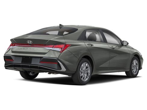 New 2026 Hyundai Elantra SEL Sport image 2