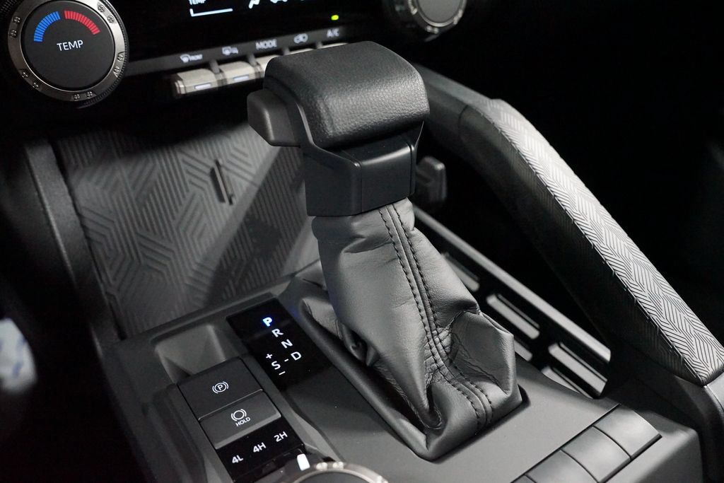 New 2026 Toyota 4Runner SR5 AWD/4WD image 23
