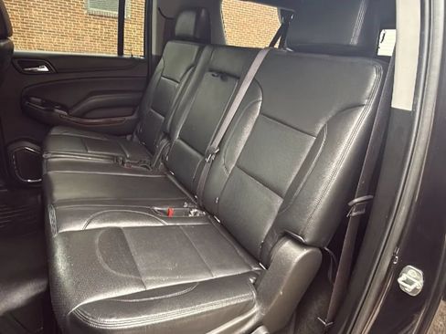 Used 2016 Chevrolet Suburban LS RWD image 27