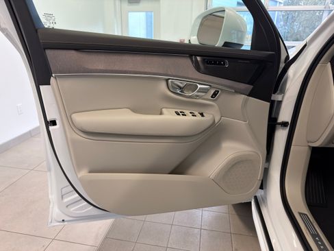 New 2026 Volvo XC90 T8 Ultra w/ Protection Package Premier image 15