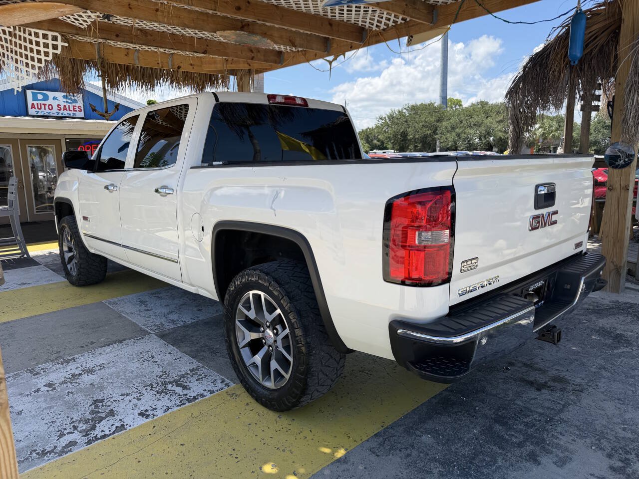 Used 2014 GMC Sierra 1500 SLT w/ All-Terrain Package AWD/4WD image 7