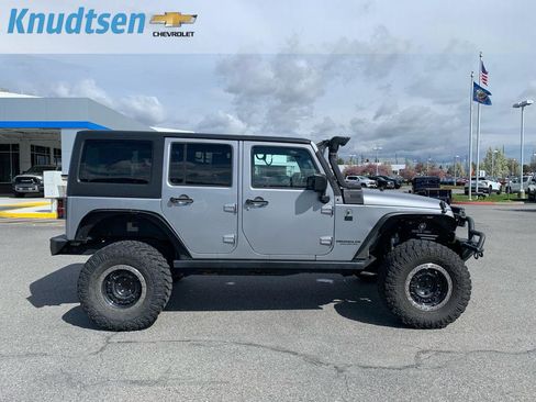 Used 2015 Jeep Wrangler Unlimited Sport w/ Power Convenience Group image 8