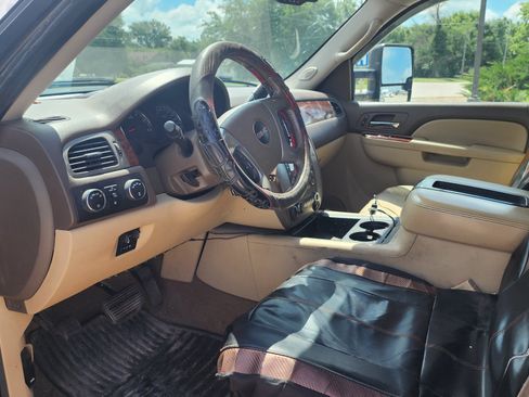 Used 2013 GMC Sierra 1500 SLT w/ Chrome Essentials Package AWD/4WD image 7