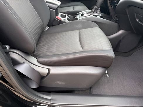 Used 2018 Nissan Rogue SV image 12