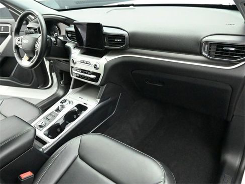 Certified 2021 Ford Explorer XLT w/ Equipment Group 202A image 30