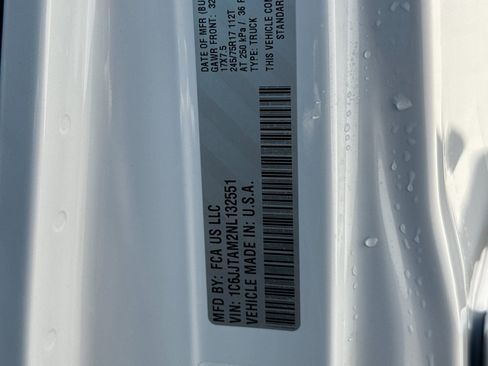 Used 2022 Jeep Gladiator Sport image 30