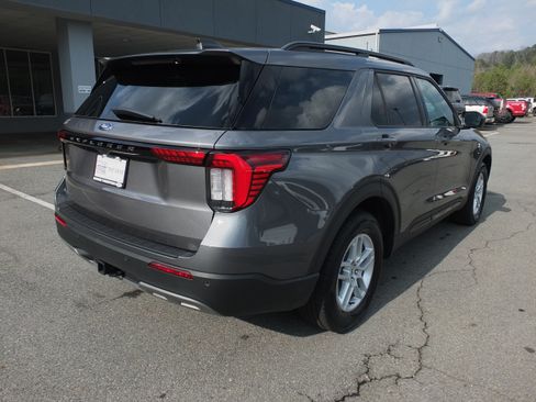 New 2026 Ford Explorer Active w/ Active Comfort Package RWD image 3