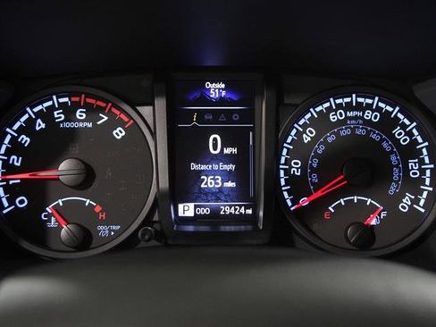 Used 2022 Toyota Tacoma SR image 8
