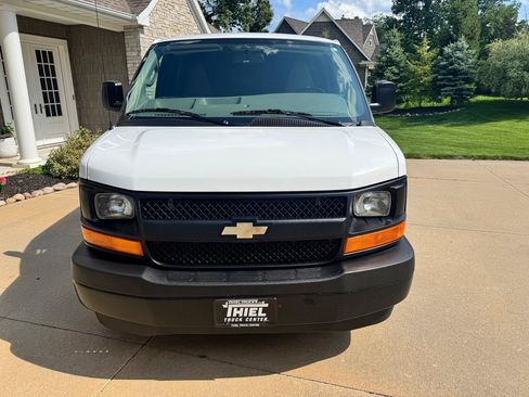 Used 2017 Chevrolet Express 2500 RWD image 10