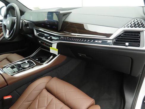 New 2026 BMW X5 xDrive40i w/ Climate Comfort Package image 17