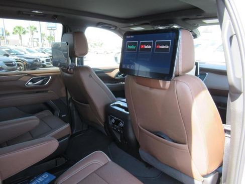 Certified 2024 Chevrolet Tahoe High Country w/ Advanced Technology Package AWD/4WD image 12