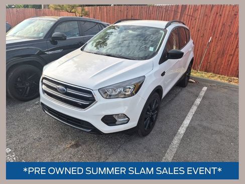Certified 2019 Ford Escape SE FWD image 1
