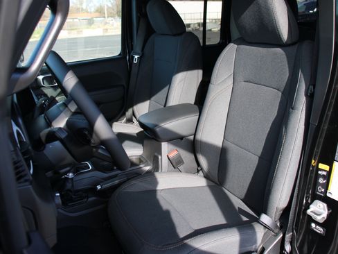 New 2026 Jeep Gladiator Sport AWD/4WD image 5