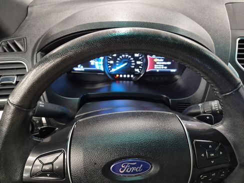Used 2017 Ford Explorer Limited w/ Equipment Group 301A FWD image 29