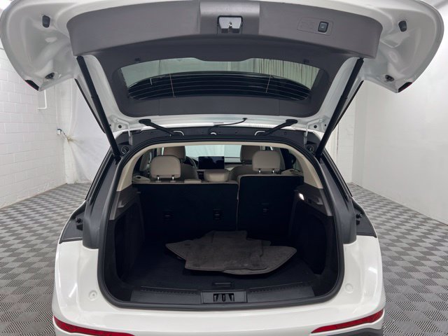 Used 2023 Lincoln Corsair AWD w/ Equipment Group 101A image 8