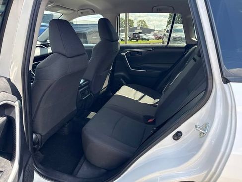 Used 2022 Toyota RAV4 LE w/ Carpet Mat Package (TMS) FWD image 10