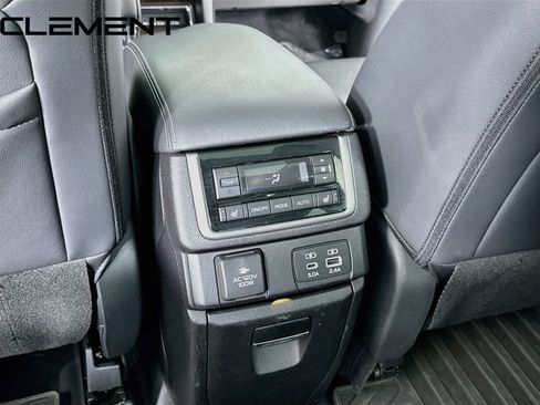 Used 2023 Subaru Ascent Touring AWD/4WD image 35