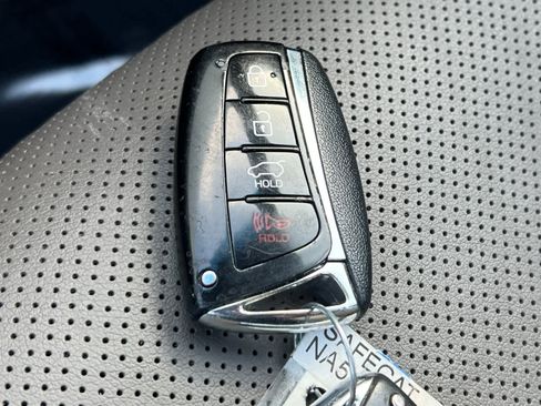 Used 2019 Hyundai Santa Fe XL image 29