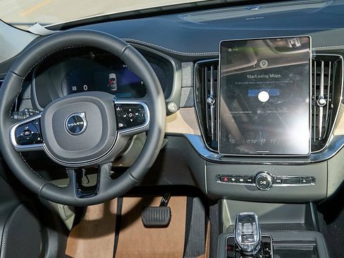 New 2026 Volvo XC90 B6 Plus w/ Protection Package image 25