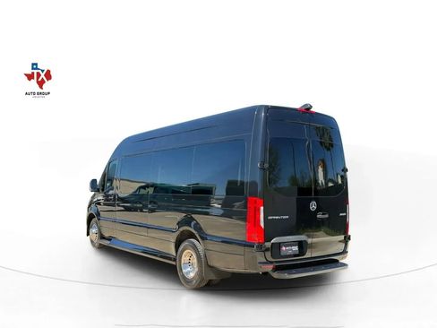 Used 2023 Mercedes-Benz Sprinter 3500 image 4